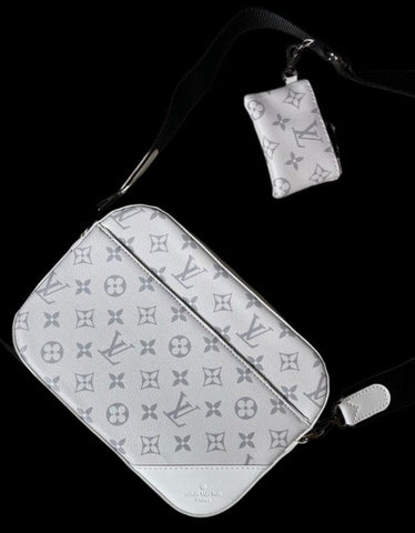 Bandolera Louis Vuitton blanca estampado dos piezas